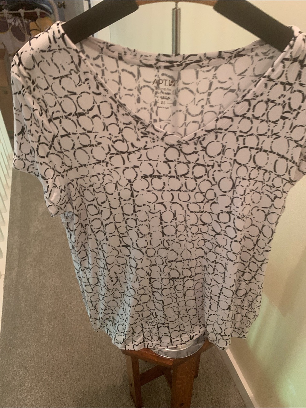 Women's White Geometric Print V-Neck Top